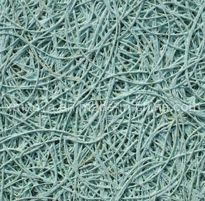 Διακόσμηση οροφής με πολύχρωμα ακουστικά πάνελ και πλακέτα από φυτικό τσιμέντο