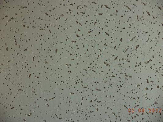 600*600mm Σπρέι επικάλυψη Ακουστικό ορυκτό μαλλί ίνες πτώση ταβάνι πλακάκια για διακόσμηση