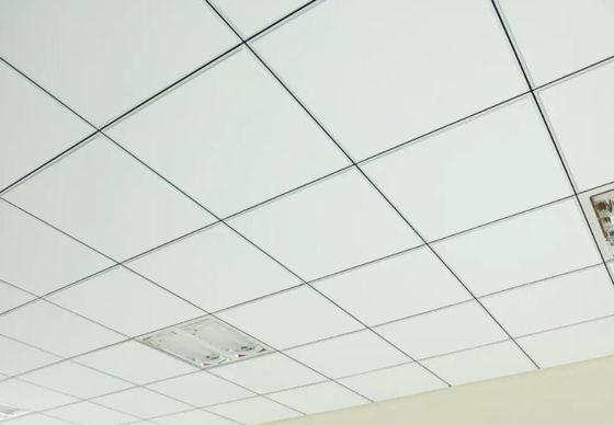 600*600mm Σπρέι επικάλυψη Ακουστικό ορυκτό μαλλί ίνες πτώση ταβάνι πλακάκια για διακόσμηση