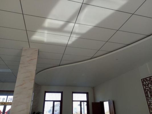 Σχεδιασμός πυρόστακτης επικάλυψης ψεκασμού πλακέτας οροφής από υαλοπλαστική για κρυμμένη διακόσμηση