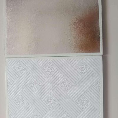 Βελτίωση τοίχων και οροφών ξενοδοχείων Ακουστικά πλακάκια οροφής από γύψο PVC 7-15mm πάχος