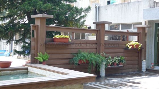 Καφέ ξύλινο σπόρο μοτίβο ανακυκλωμένο αδιάβροχο WPC δαπέδα για την απόδοση