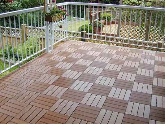 Εναλλακτικά συνθετικά πλακάκια WPC DIY για εξωτερική διακόσμηση δαπέδου σε προσαρμοσμένο μήκος