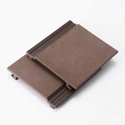 Στρίψιμο Φινίρισμα Αδιάβροχο και ανθεκτικό στις καιρικές συνθήκες WPC εξωτερικό τοίχωμα επιφάνειας 156MM * 21MM