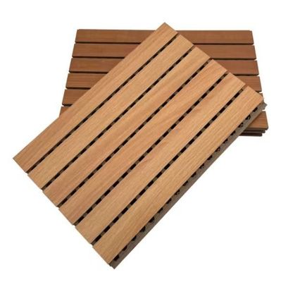 Τύπος ακουστικού πίνακα από μαλλί για ηχομόνωση 600*600 Μέγεθος Διατρημένα ξύλινα πάνελ