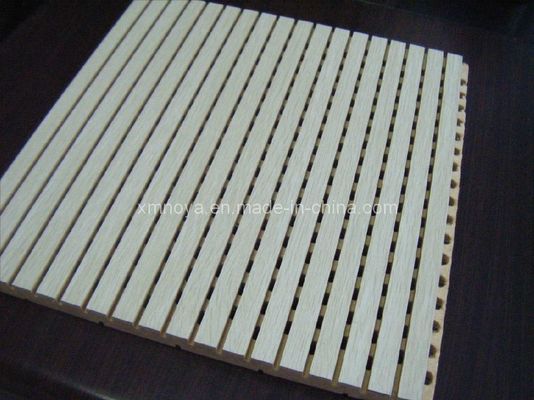 Τύπος ακουστικού πίνακα από μαλλί για ηχομόνωση 600*600 Μέγεθος Διατρημένα ξύλινα πάνελ