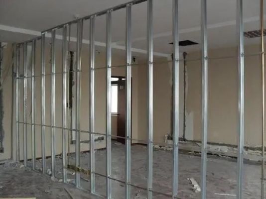 Ζυγισμένο μεταλλικό προφίλ για το υλικό διαχωριστικών τοίχων μη διατρημένο υλικό χάλυβα