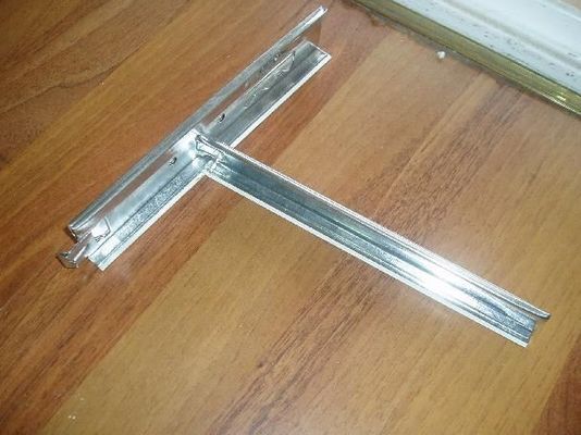 0.40-1.0mm πάχος Πυροπροστατευτικό Ζυγισμένο Δίκτυο Tee για Κρεμασμένη Θέση T Bar