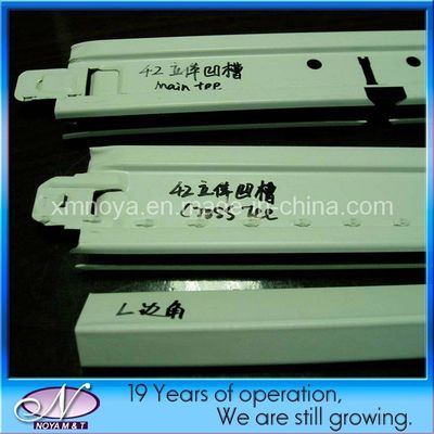 Τροχιά T για το αναρτημένο σύστημα Cross Tee 27*24*1200 και 32/38*24*3600 Τροχιά T
