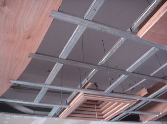 Γωνία τοίχου 24*24*3000 και κύριο στρώμα 32/38*24*3600