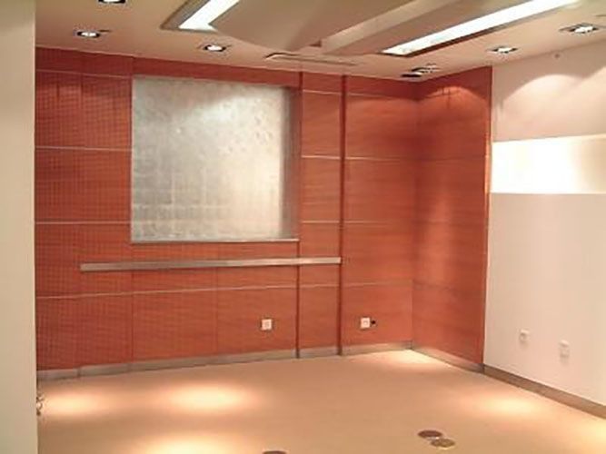 600*600 τετραγωνική άκρη πυρόστακτο ακουστικό ξύλινο τοίχωμα MDF για εσωτερική διακόσμηση